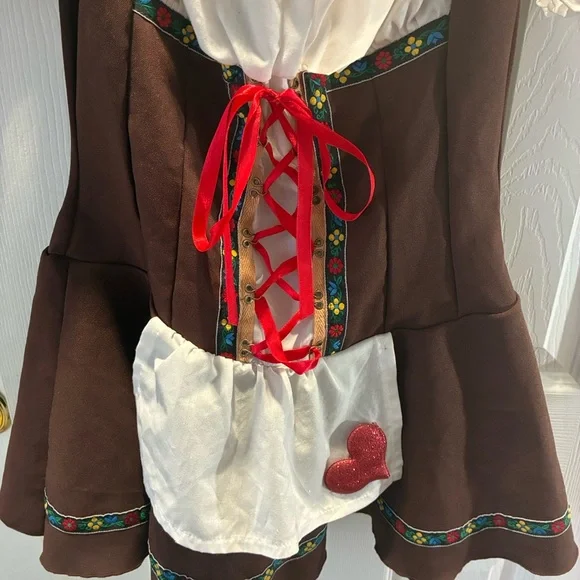 Leg Avenue "Gretchen" Oktoberfest Costume - Picture 3 of 10